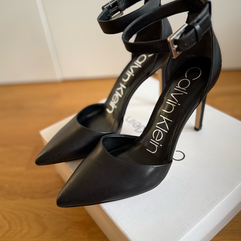 Calvin Klein Hilda Stiletto in Black Size 7 - Picture 3 of 9